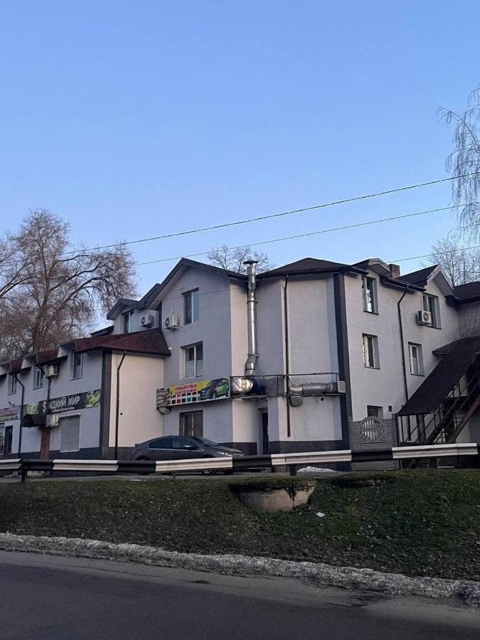 Pitstop Motel Kamianske Exterior photo