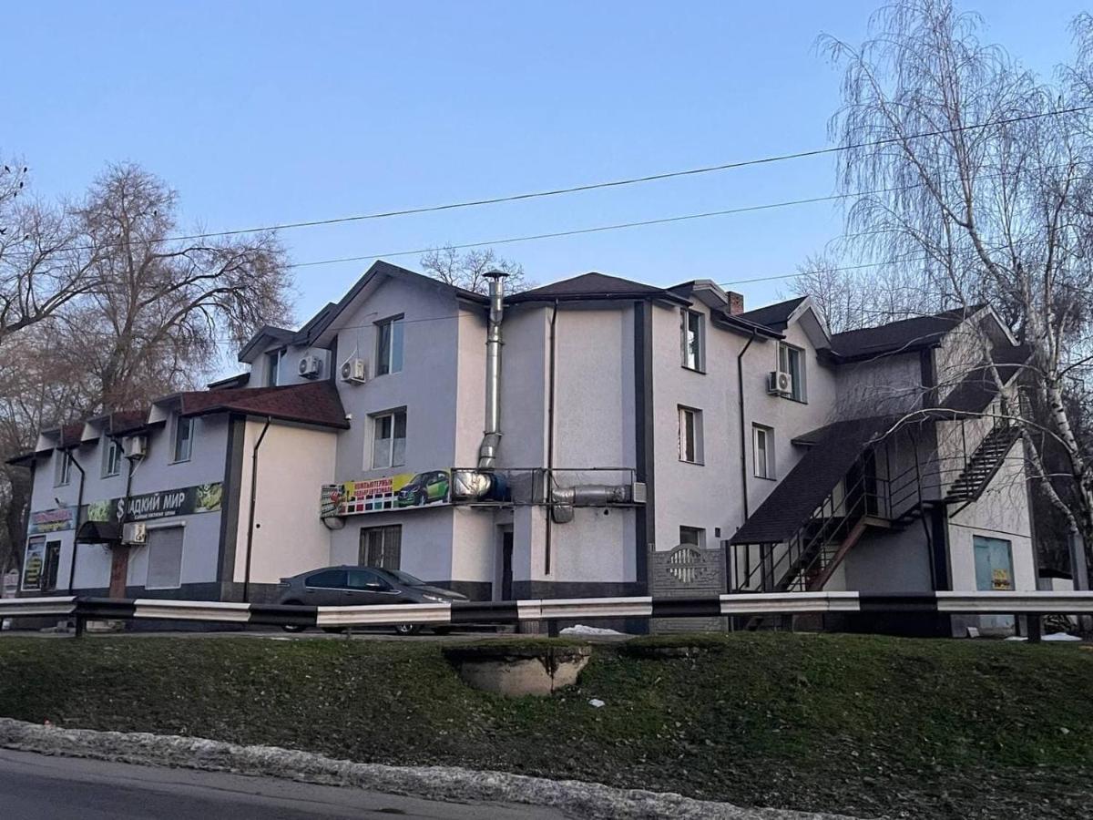 Pitstop Motel Kamianske Exterior photo